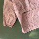 Αδιάβροχη Σαλιάρα με dots με Μακρύ Μανίκι & θήκη αποθήκευσης Αδιάβροχη Σαλιάρα με dots με Μακρύ Μανίκι & θήκη αποθήκευσης
