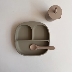 Baby Led Weaning Set Plate + Training Cup with straw  + Spoon Mix sage/sand Baby Led Weaning Set Plate + Training Cup with straw  + Spoon Mix sage/sand