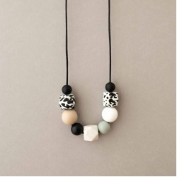 Mum Necklace | Labrinicious Mum Necklace | Labrinicious