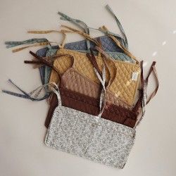 Mushie Crib Pocket blue