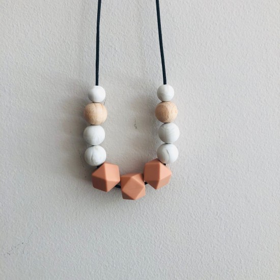 Mum Necklace | Dahlia Mum Necklace | Dahlia